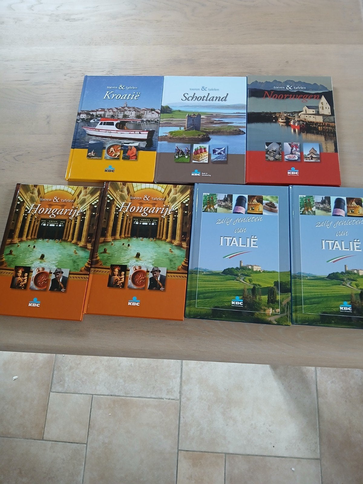 Toeren en tafelen, Livres, Encyclopédies, Enlèvement