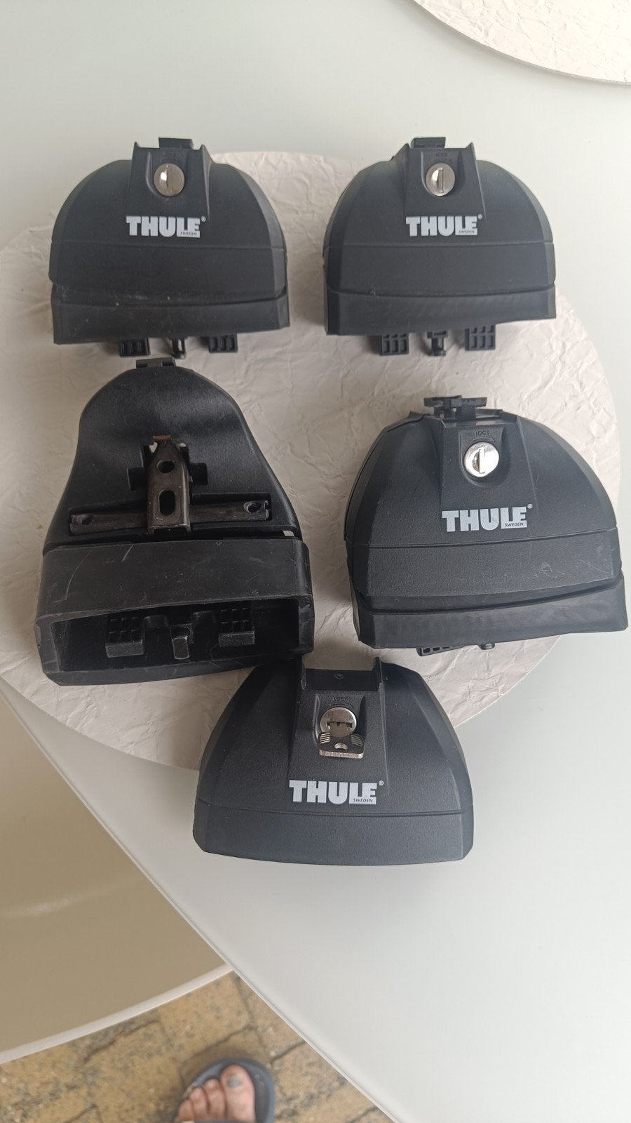 4x thule fixpoint 7107 en 4x thule 7011 montagebeugel., Auto diversen, Dakdragers, Ophalen of Verzenden