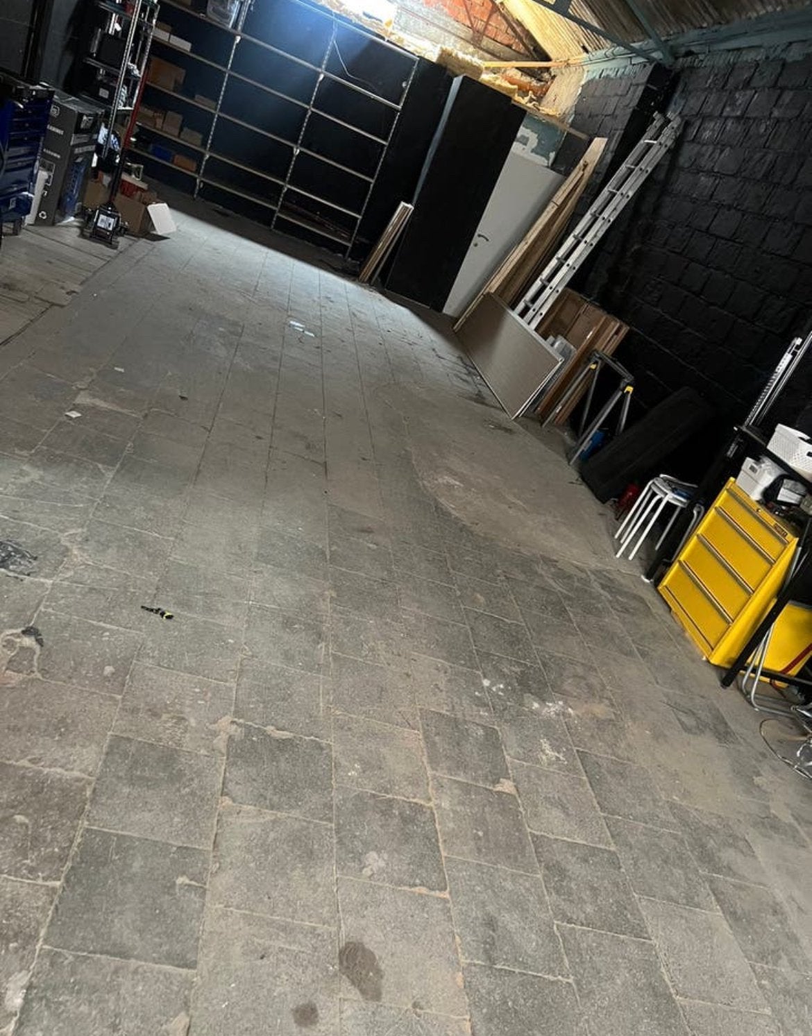 A louer depot stockage sur Asse