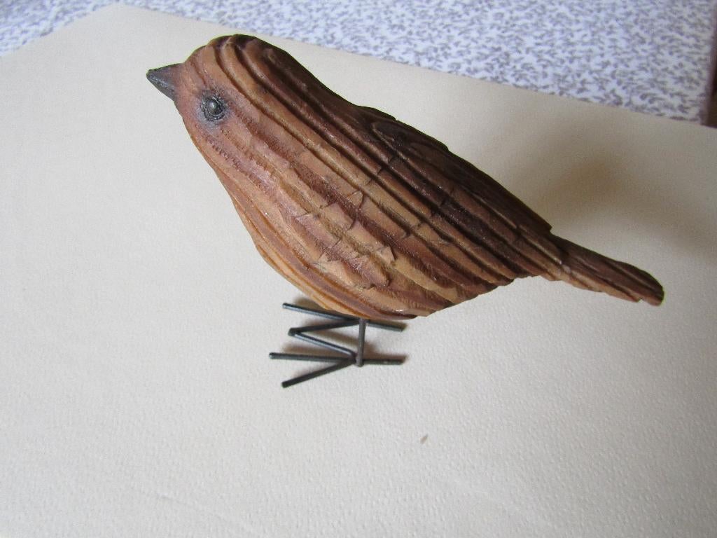 Prachtige beeldjes van vogels in imitatiehout van hars, Antiek en Kunst, Overige typen, Weerbestendig, Minder dan 20 cm, Ophalen of Verzenden