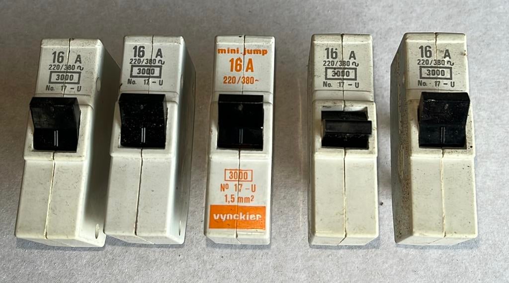Automatische zekeringen - 16A - gebruikt/werkend, Ophalen of Verzenden, Gebruikt