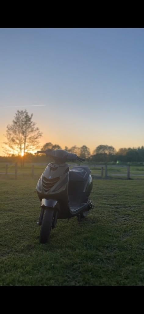 Piaggo zip b klasse, Fietsen en Brommers, Ophalen, Uitlaat