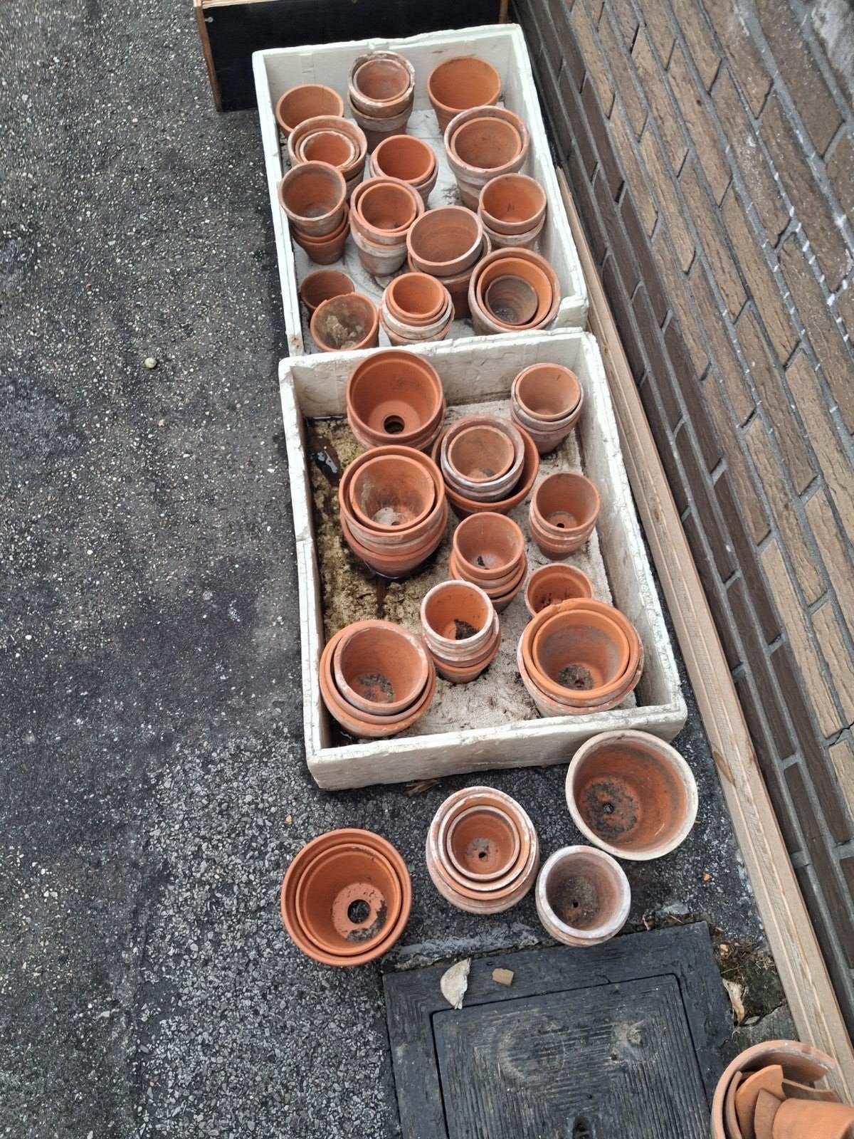 terracotta bloempotjes, Enlèvement