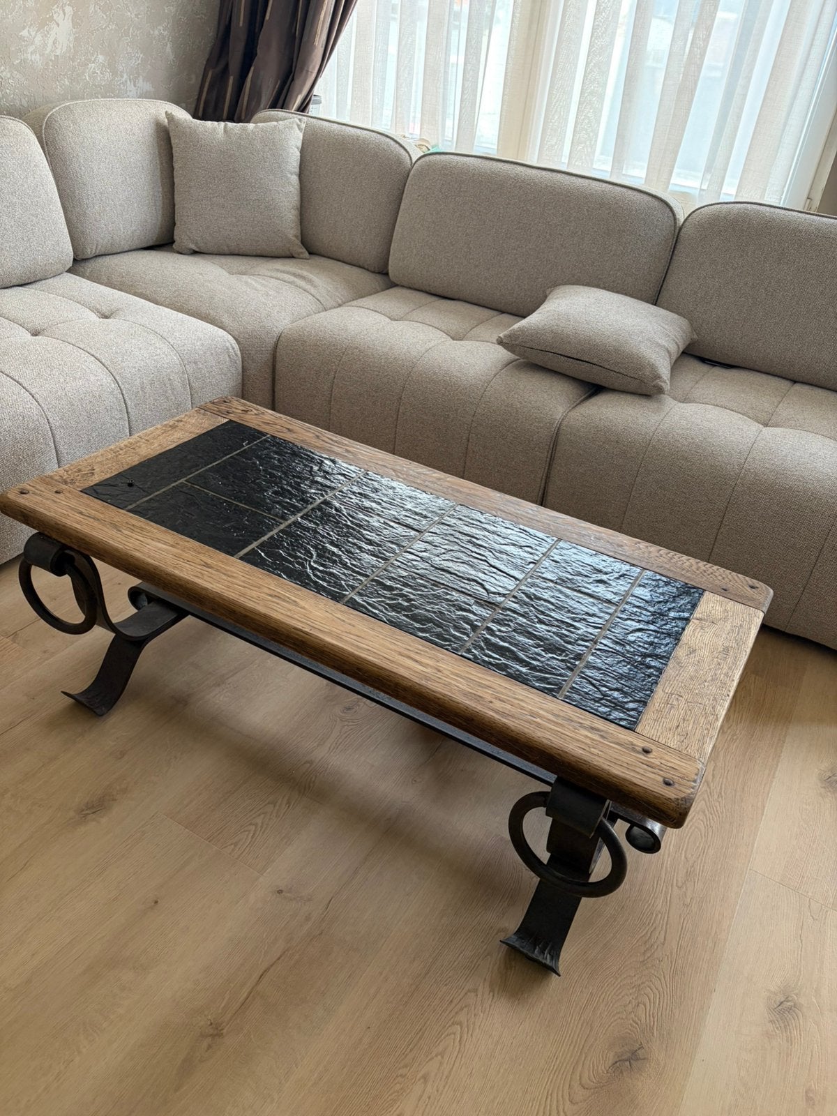 Vintage industriële salontafel — hout, zwart metaal, Huis en Inrichting, Ophalen, Gebruikt, 100 tot 150 cm, 50 tot 100 cm