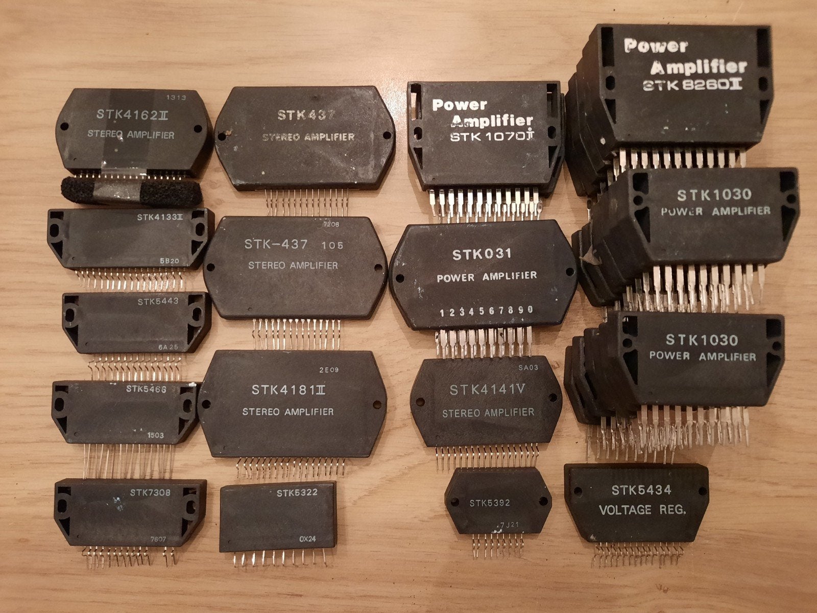 vintage STK hybride geïntegreerde schakelingen (IC), Ophalen of Verzenden, Zo goed als nieuw