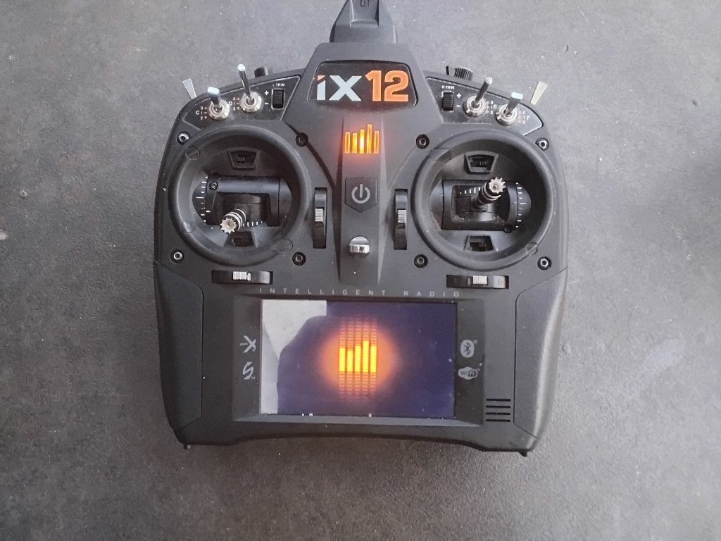 Radio ix 12 spektrum echange contre helico ., Enlèvement, Comme neuf, Hélicoptère, Autres marques