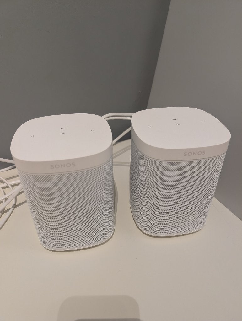 Paire Sonos One SL Blanches - État Neuf - Enceintes Wifi, Compatible son surround/home cinéma, Enlèvement ou Envoi, Comme neuf