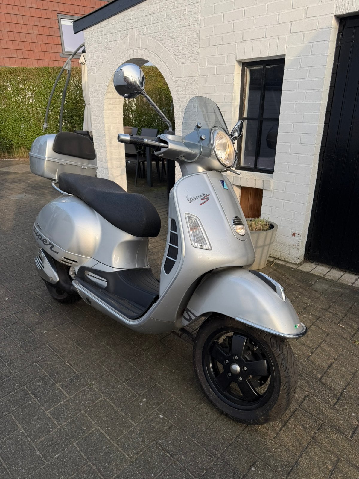 Vespa Gts 125 cc, Entreprise