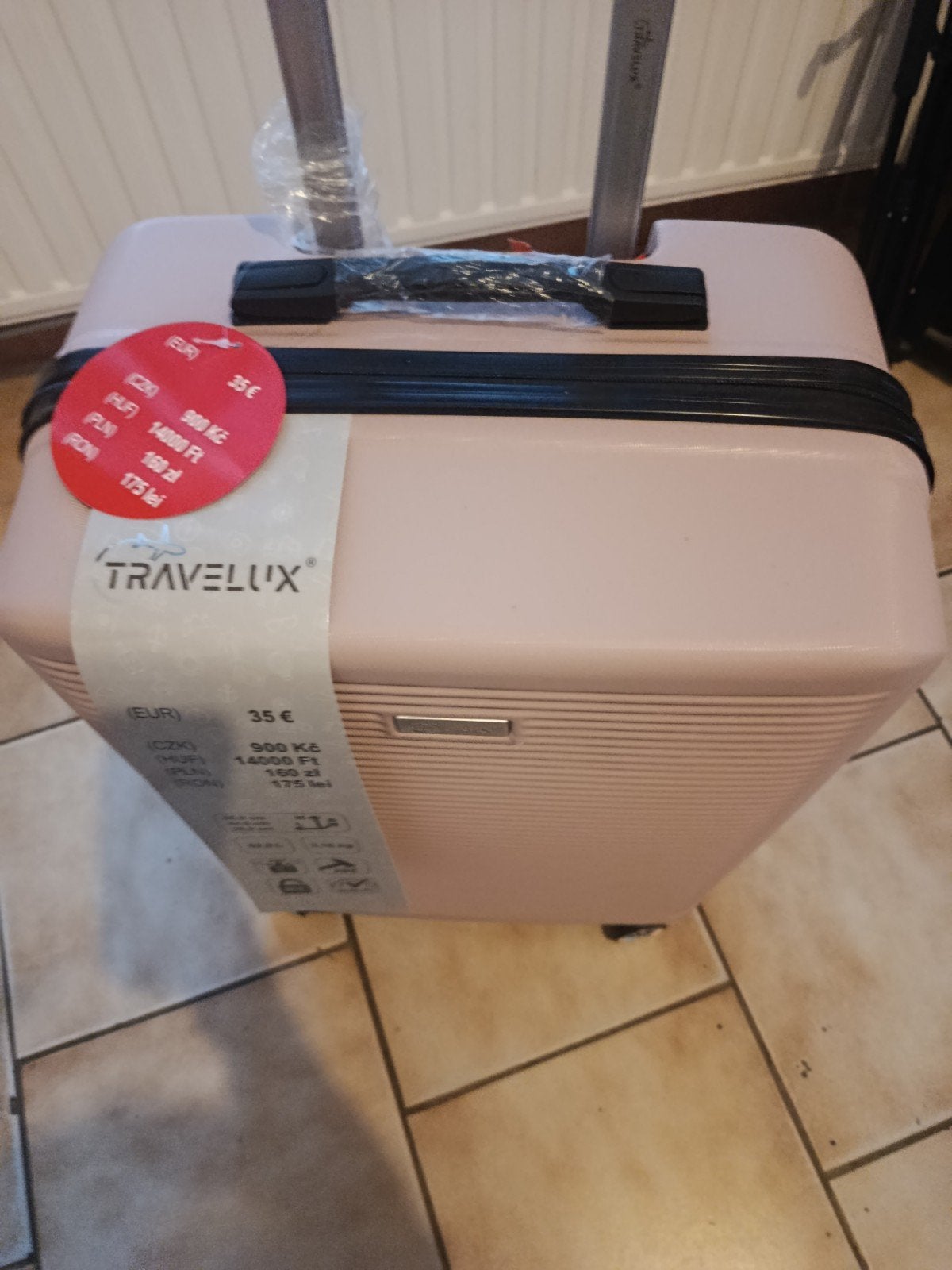 Valise rose nouvelle, Enlèvement