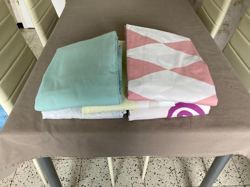 5 couvre-lits pour 1 lit (filles), Enlèvement, Utilisé