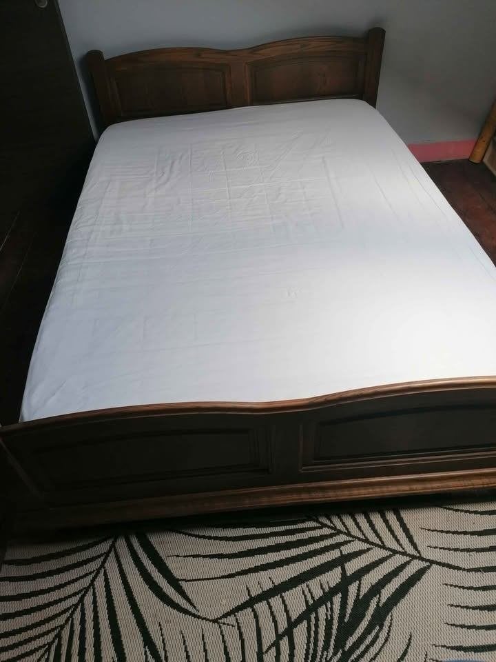 Lit double 140cm (Cadre, sommier)- Matelas offert, Ophalen, Ancien, Gebruikt, Bruin