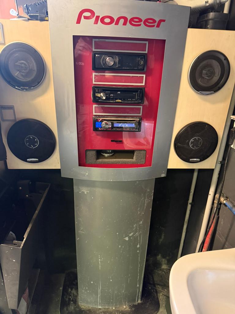 Radiostation Pioneer, Ophalen, Zo goed als nieuw, Pioneer