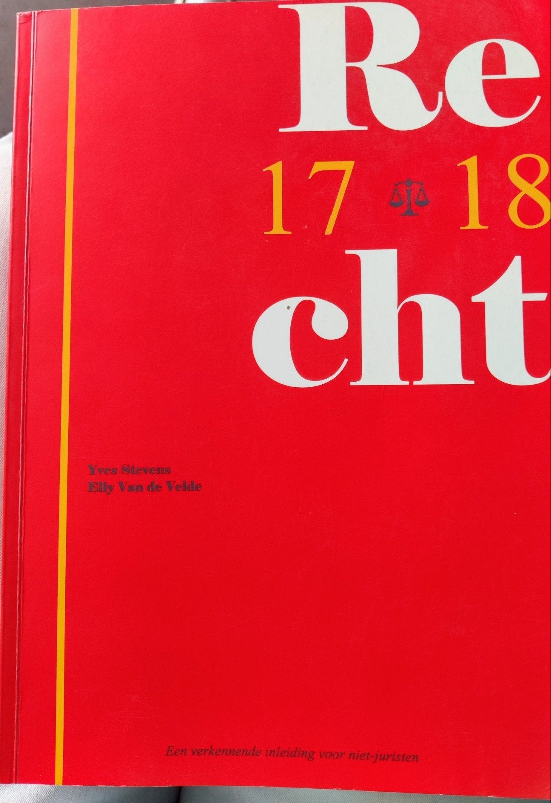 Boek Recht 17 18, Livres, Livres d'étude & Cours, Enlèvement