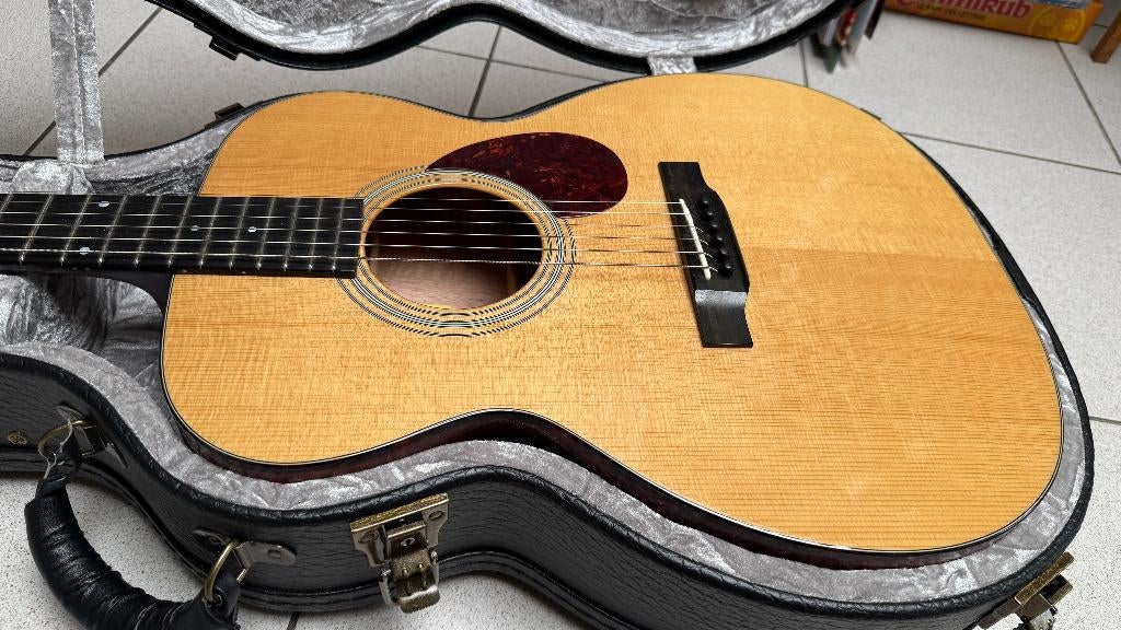 Eastman E10 OM-TC + coffre, Musique & Instruments, Instruments à corde | Guitares | Acoustiques, Enlèvement, Comme neuf, Guitare Western ou Guitare Folk