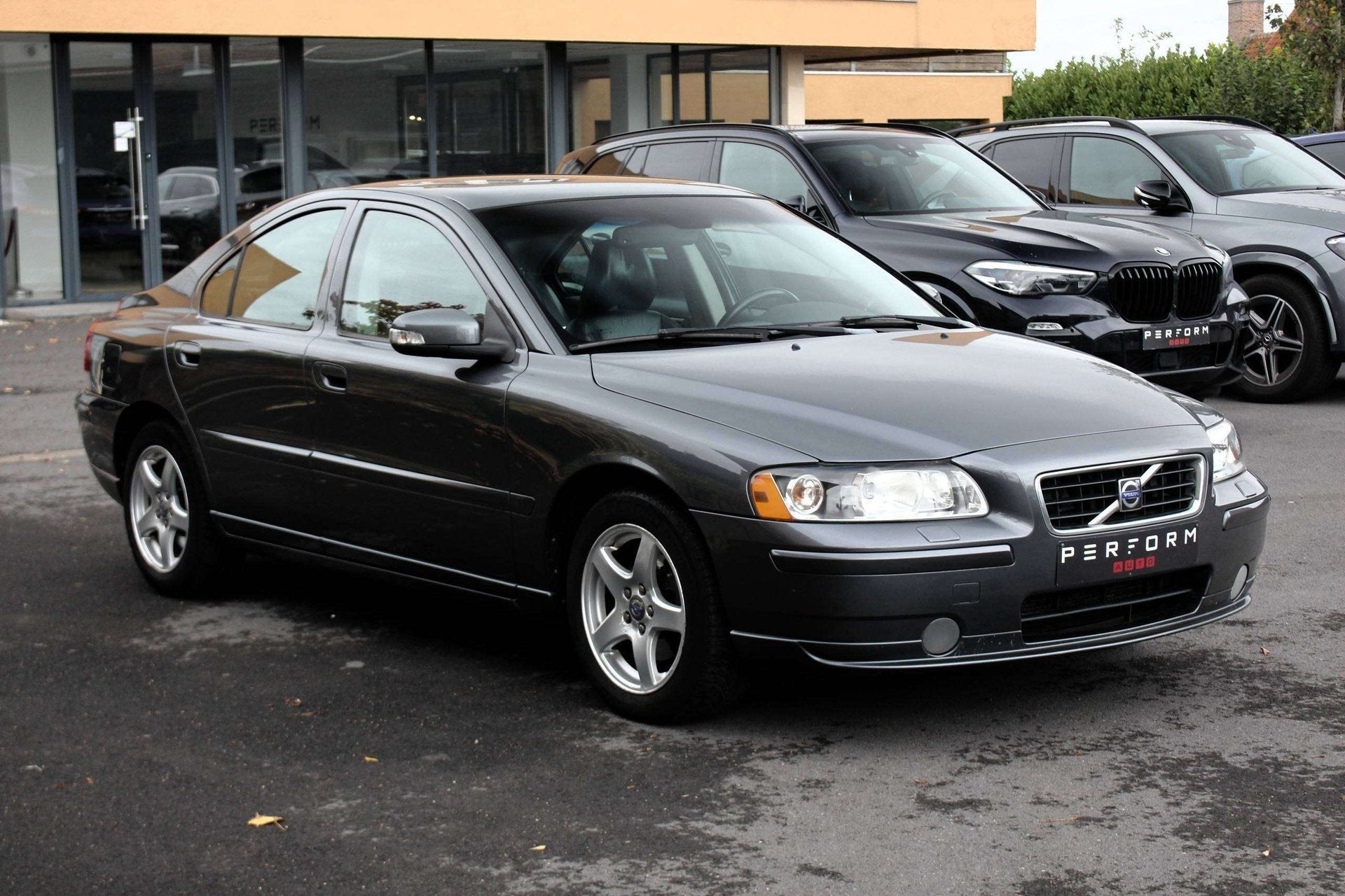 Volvo S60 2.4D*KINETIC*LEDER*XENON*NAVI*TREKHAAK*, Autos, Achat, Entreprise, 2401 cm³, Boîte manuelle