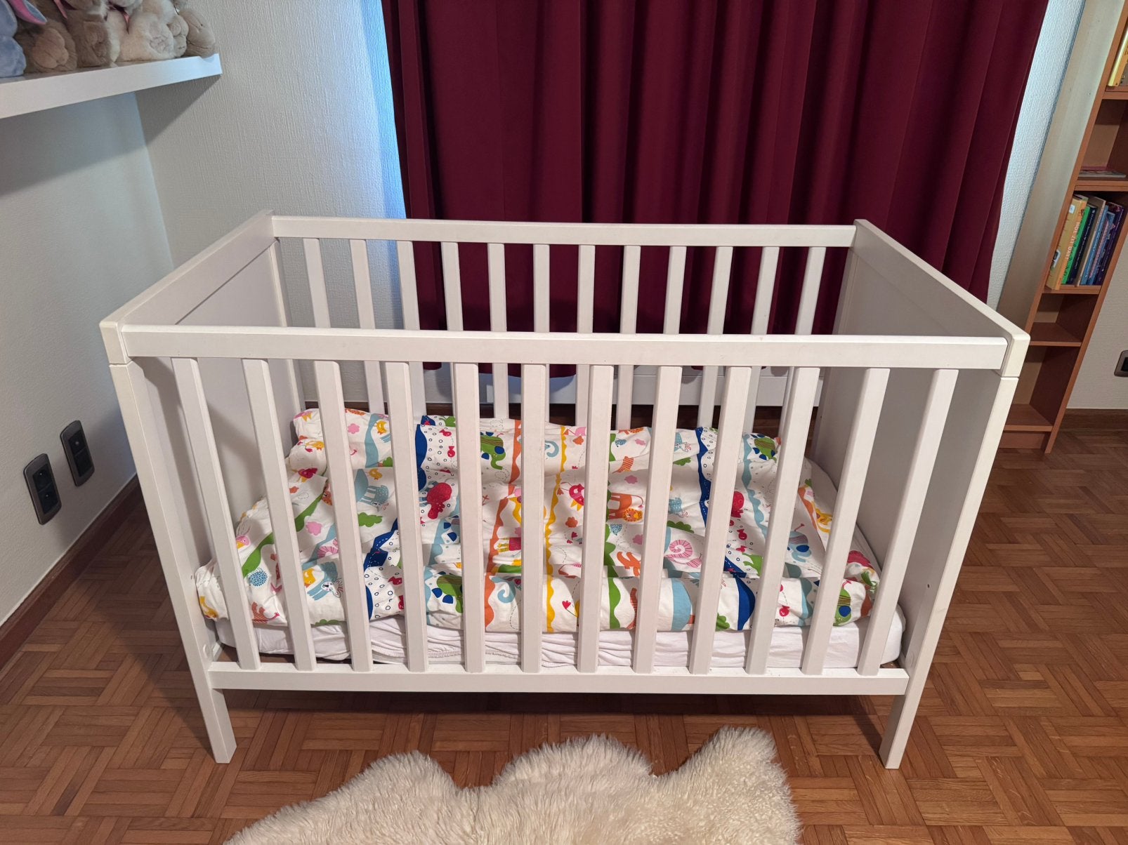 Baby/peuter bedje wit, Kinderen en Baby's, Kinderkamer | Complete kinderkamers, Ophalen, Zo goed als nieuw, Jongetje of Meisje
