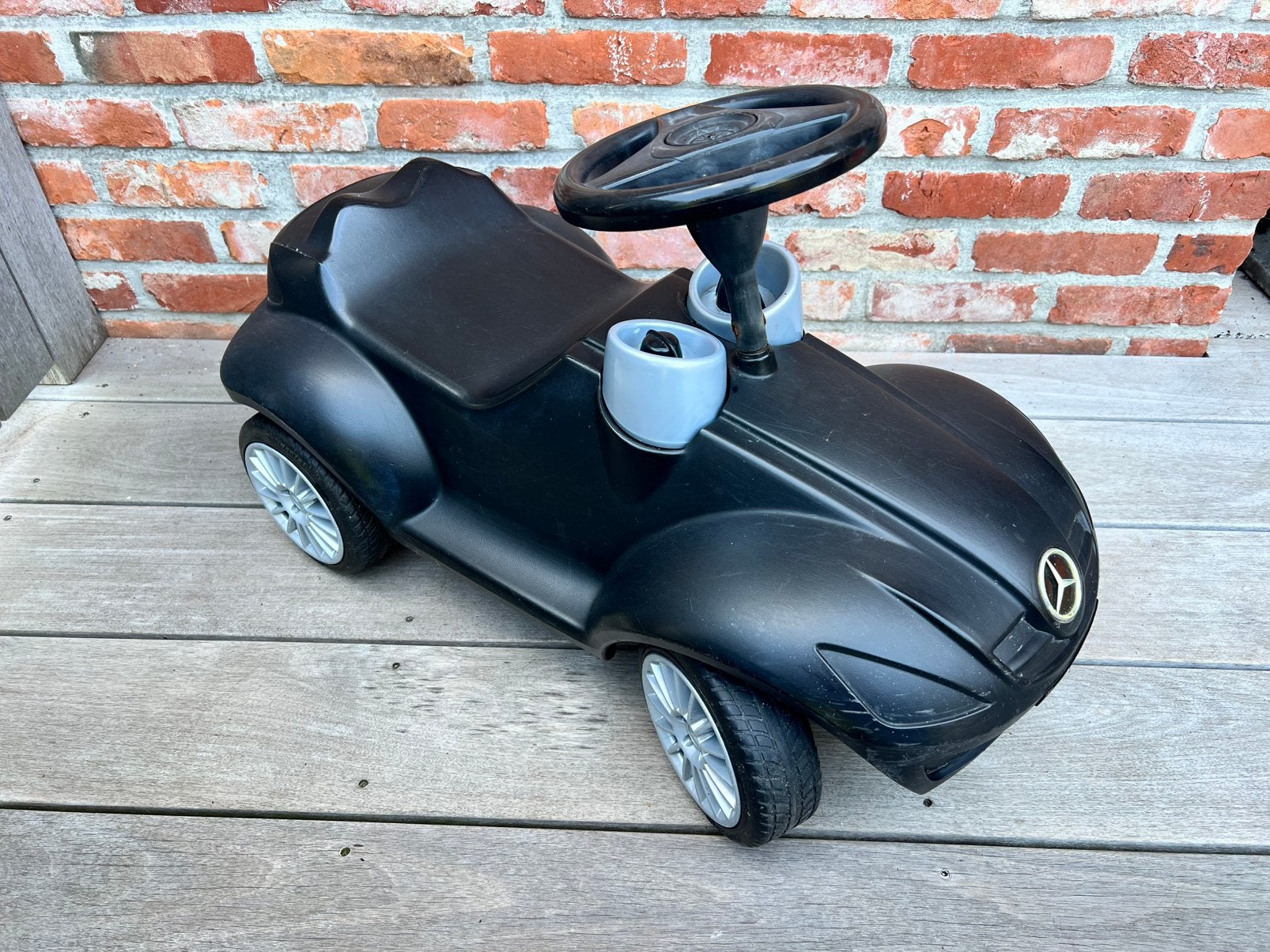 Leuke zwarte loopauto van Mercedes, Kinderen en Baby's, Speelgoed | Buiten | Voertuigen en Loopfietsen, Ophalen, Gebruikt, Loopvoertuig