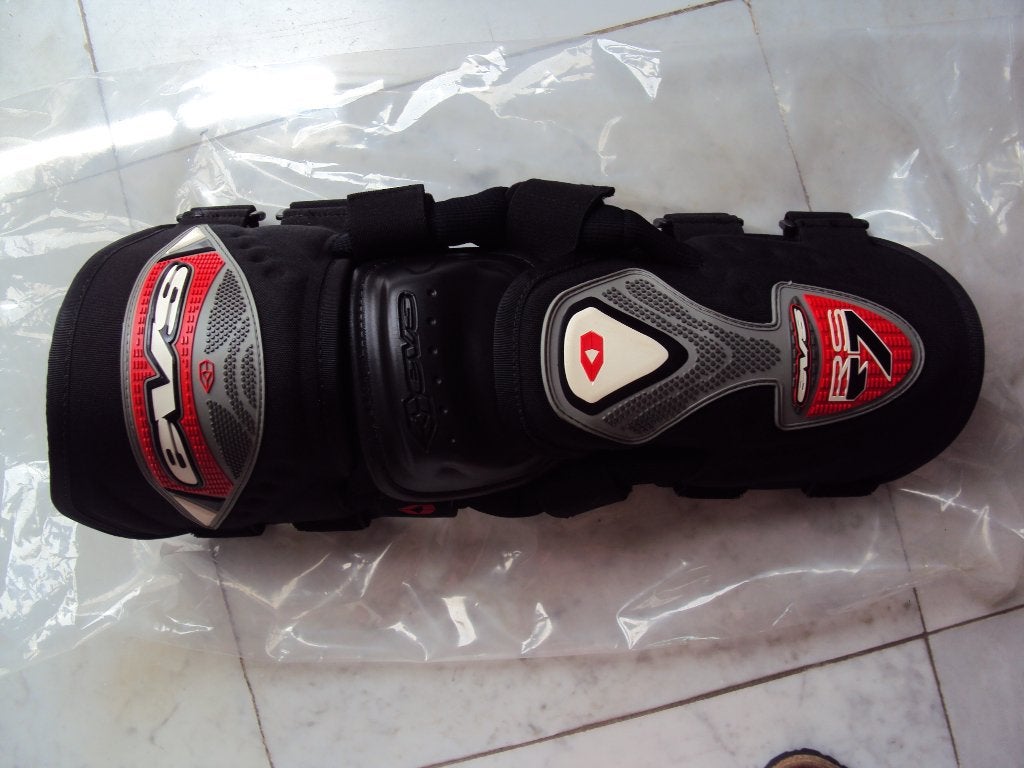 Paar kniebeschermers merk EVS, Motoren, Dames, Ophalen of Verzenden, Motorcrosskleding, EVS