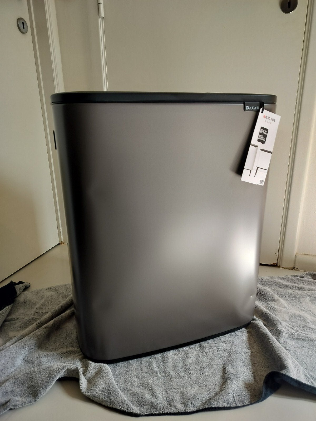 Brabantia Touch platine 60 litres NOUVEAU !, Neuf, Enlèvement ou Envoi, 40 litres ou plus, Métal