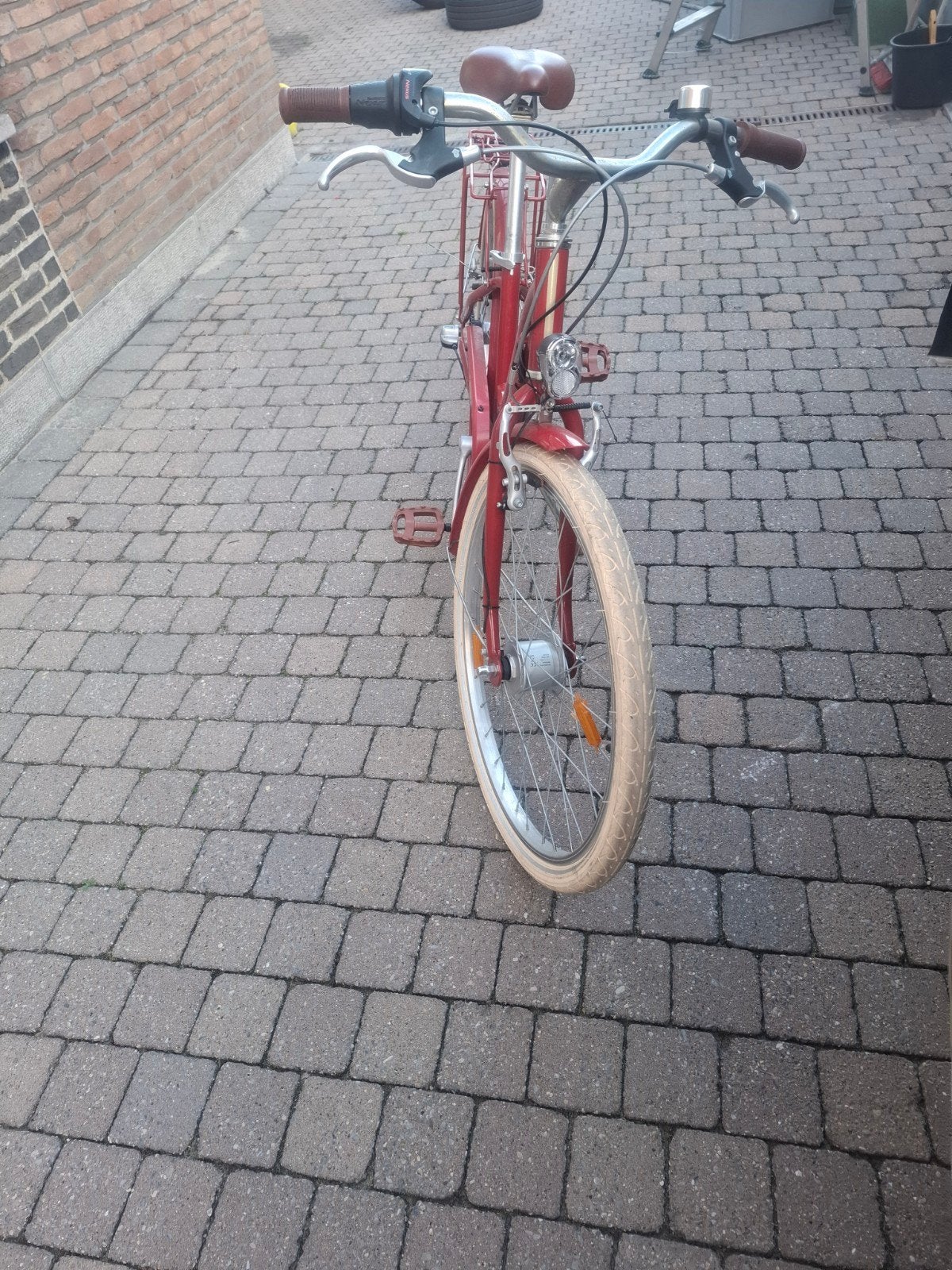 Vélo ville  enfant 24 pouces 9 à 12 ans
VELO VILLE ENFANT
VE, Vélos & Vélomoteurs, Vélos | Tricycles, Enlèvement, Utilisé, Frein sur jante
