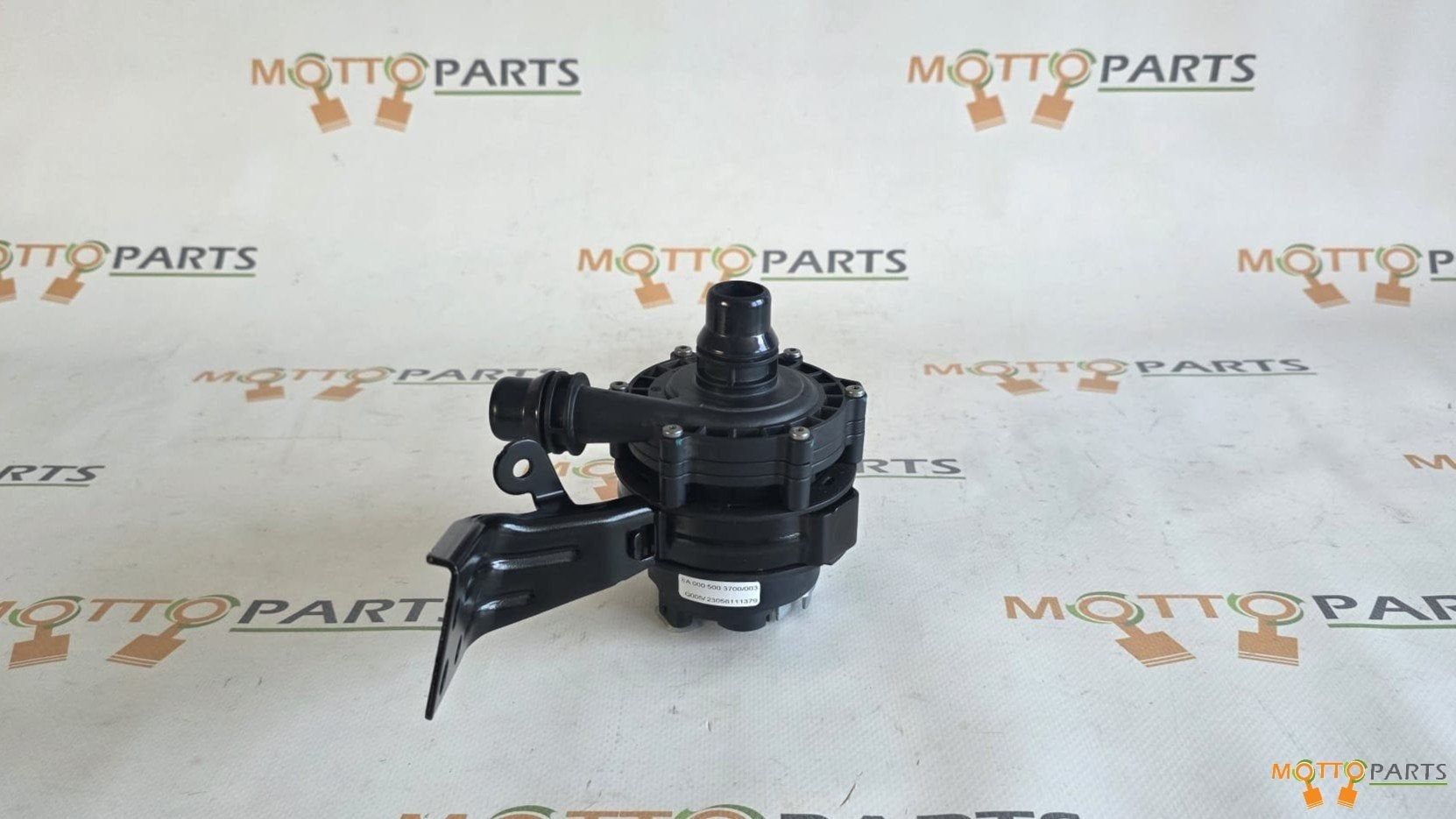 Mercedes waterpomp coolant watercirculatiepomp A0005003700, Gebruikt, -, -, Ophalen of Verzenden