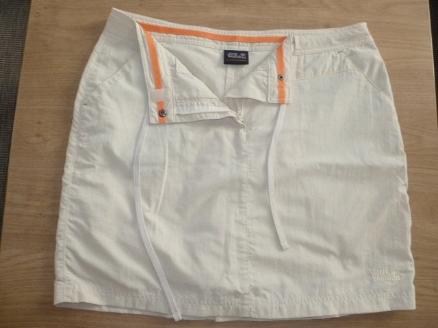 Skort (rok met broek ) van jack wolfskin, maat 40. Outdoor, Kleding | Dames, Jack Wolfskin, Ophalen of Verzenden, Zo goed als nieuw
