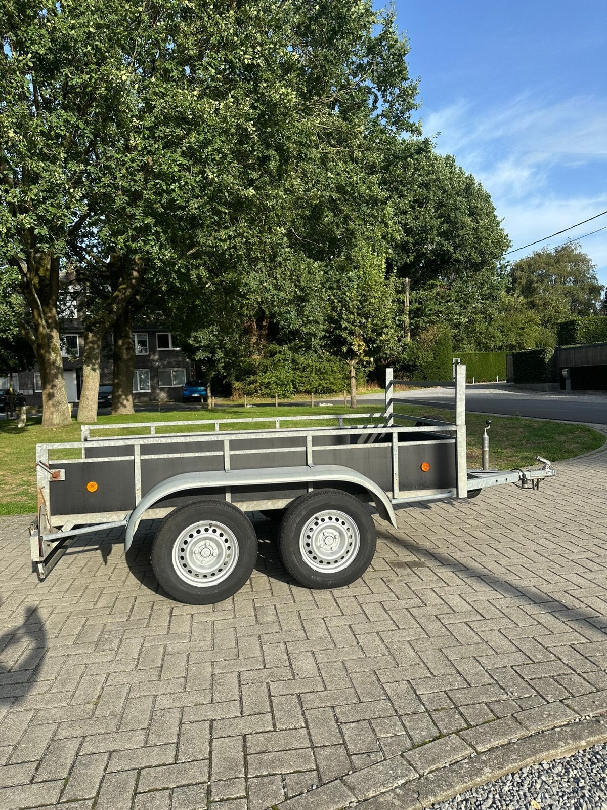 Très belle remorque à double essieu à vendre, Enlèvement ou Envoi, Comme neuf