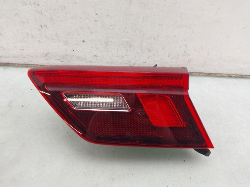 FEU ARRIÈRE DROIT Volkswagen Tiguan (AD1) (01-2016/04-2024), Volkswagen, Utilisé, Rixbecker Straße 75
59552  Lippstadt, DE, Info@forvia.com