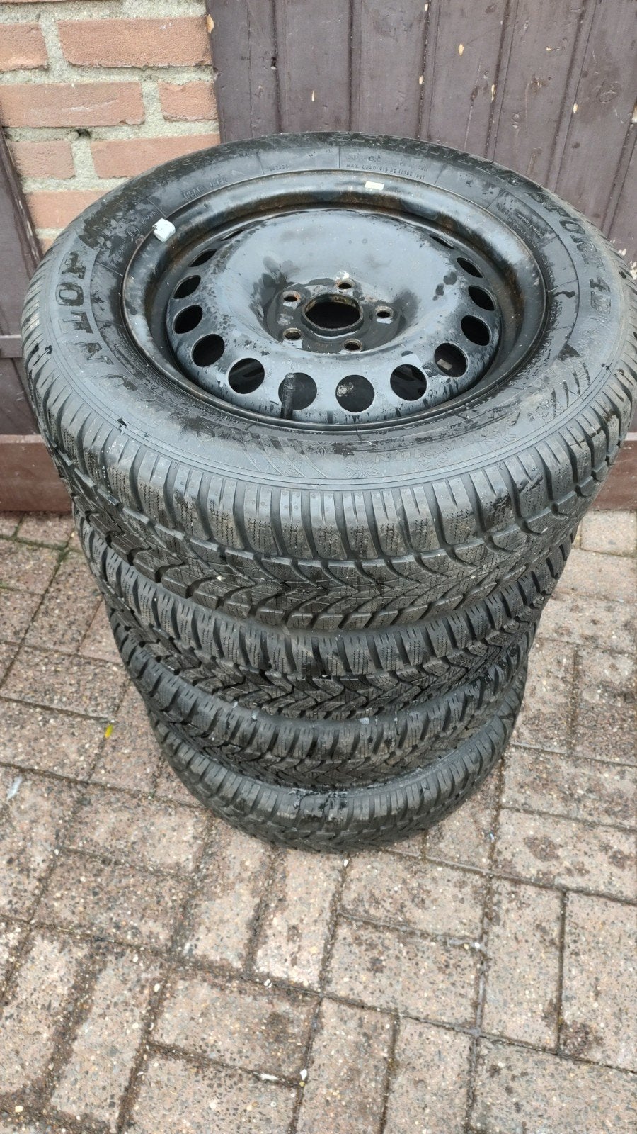 Te Koop Diverse banden op velg, Auto diversen, Ophalen, Zo goed als nieuw
