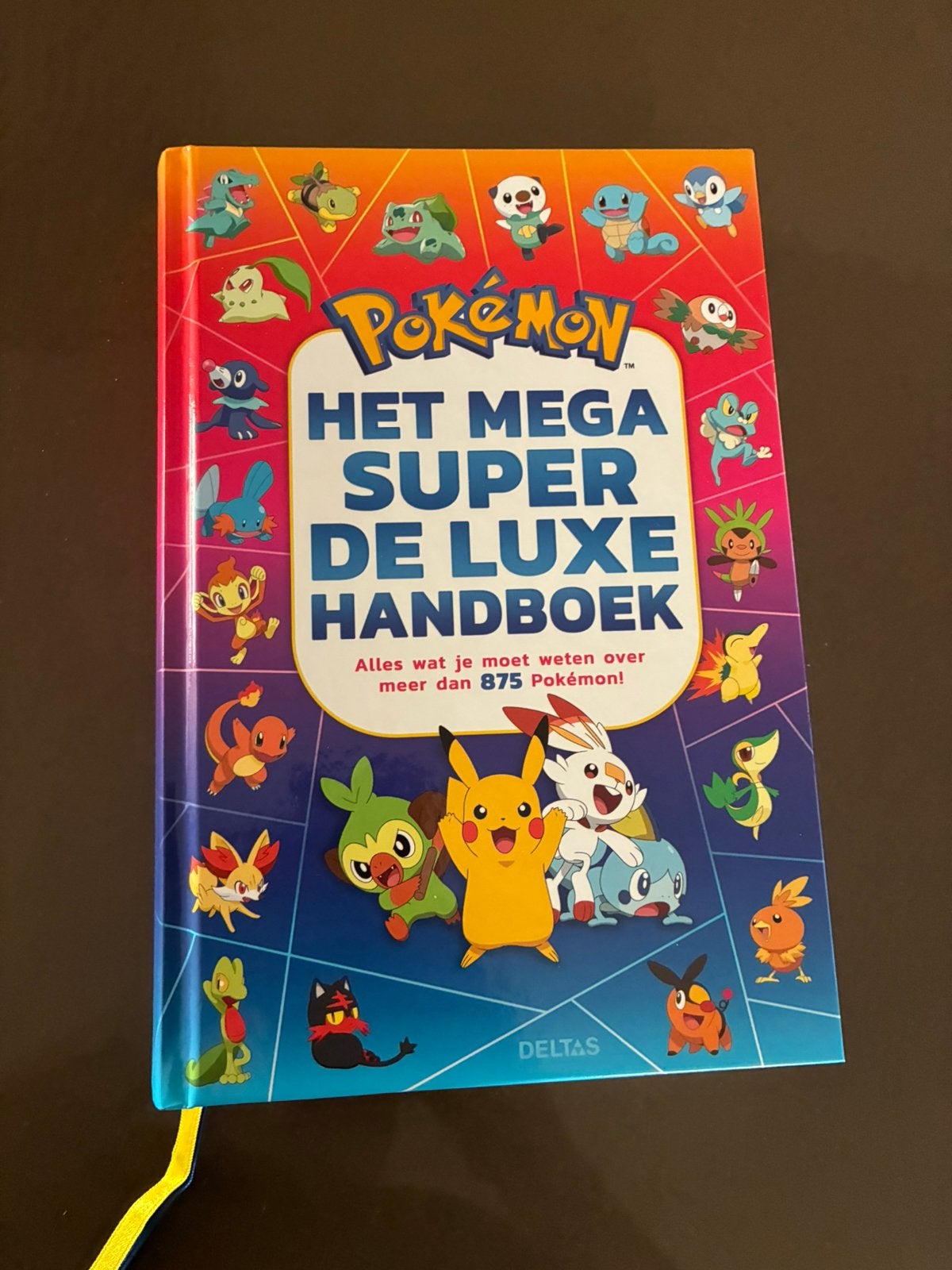 Pokemon het mega super de luxe handboek, Hobby en Vrije tijd, Ophalen of Verzenden, Zo goed als nieuw