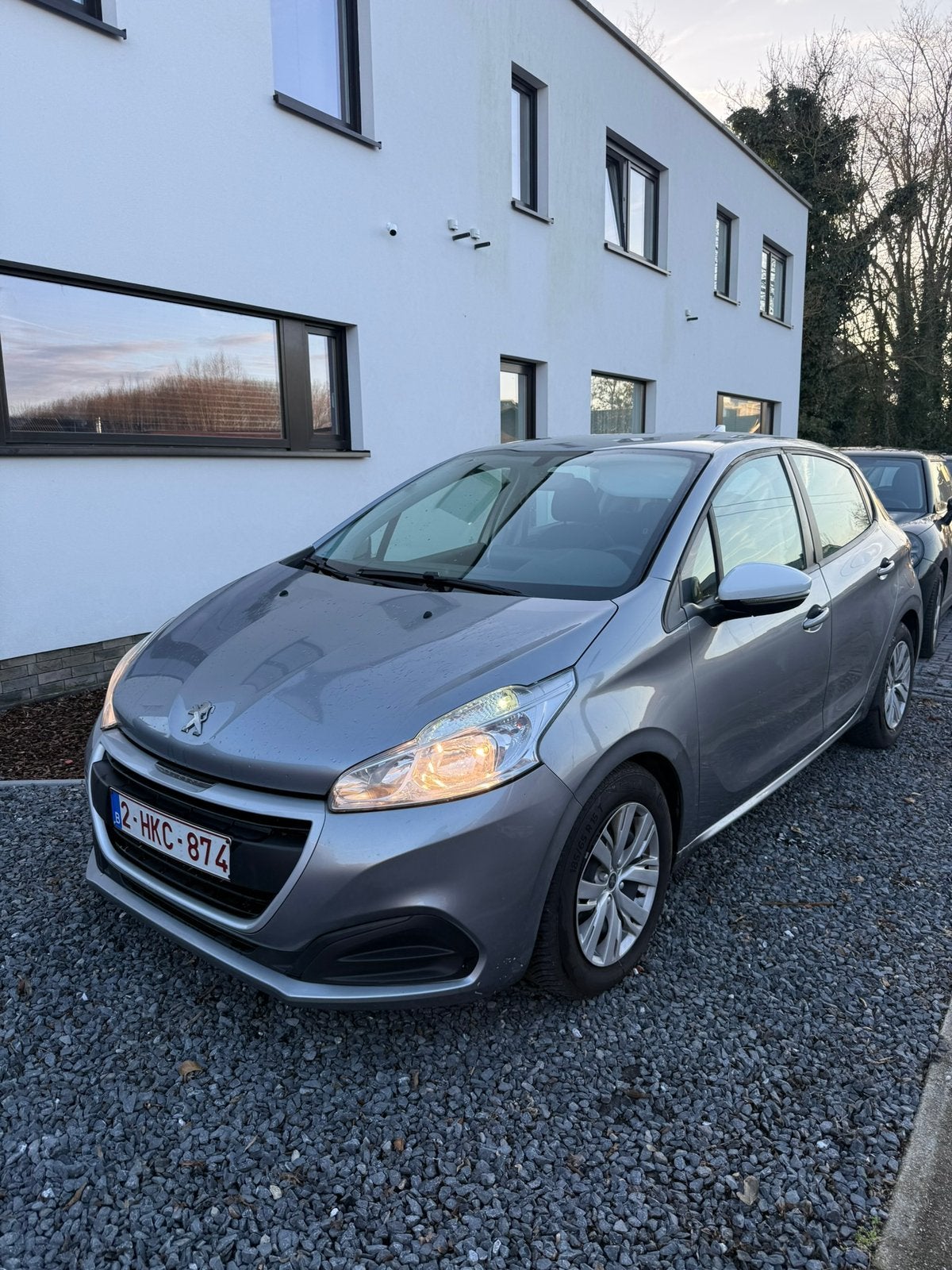 Peugeot 208 2019 Grijs | CarPlay | Cruise | Nette Staat, Auto's, Stof, Zwart, Handgeschakeld, Particulier