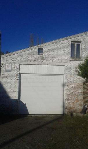 Grand garage à louer de 62m² avec fosse et électricité, Liège (ville)