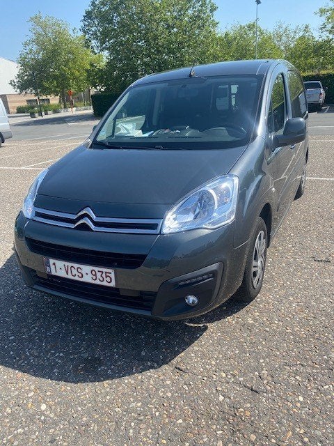 auto, Autos, Argent ou Gris, 4 portes, 3 places, Boîte manuelle