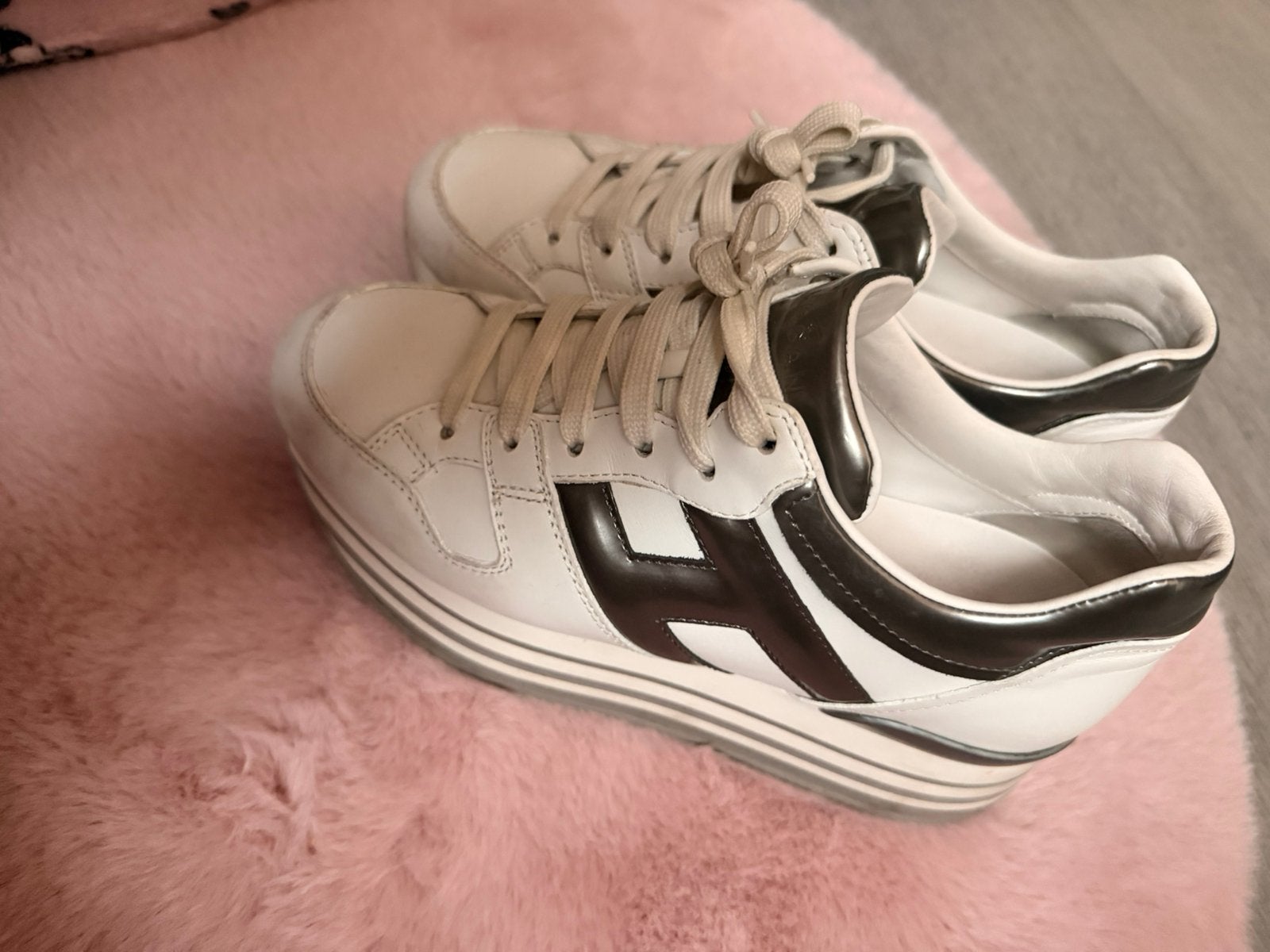 Hogan, Kleding | Dames, Ophalen, Wit, Sneakers, Gedragen