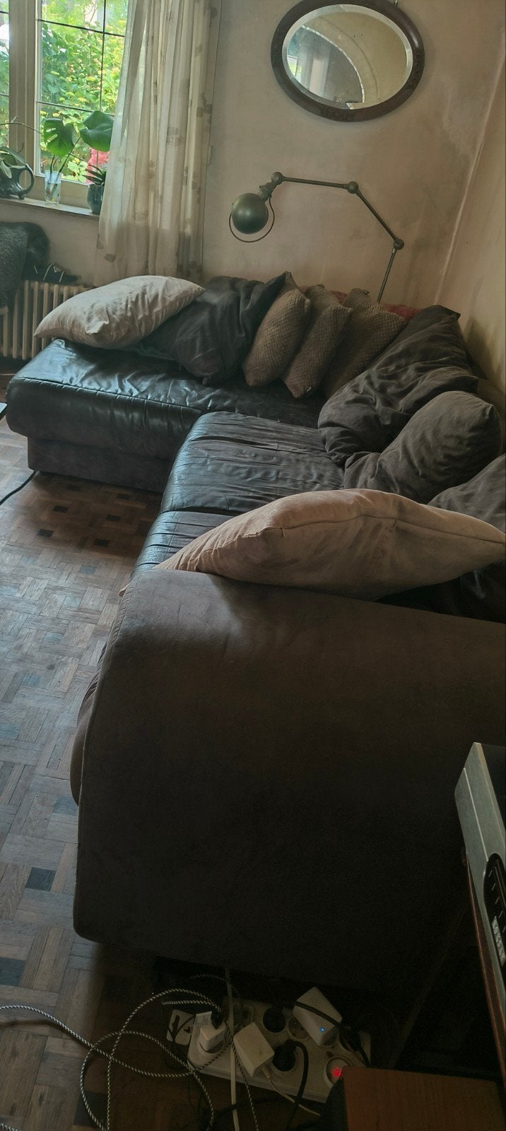Grote zetel in gebruikte maar goede staat in donkerbruin, Ophalen, Stof