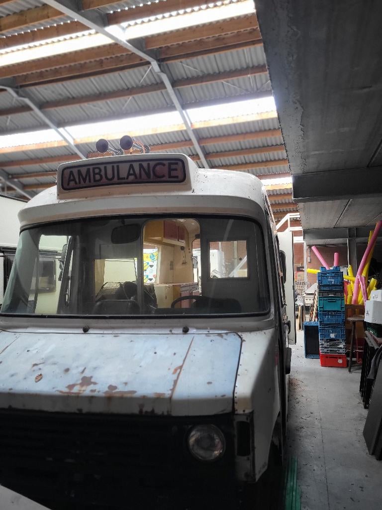 bedford ambulance (project), Autos, Oldtimers & Ancêtres, Particulier, Essence, Enlèvement