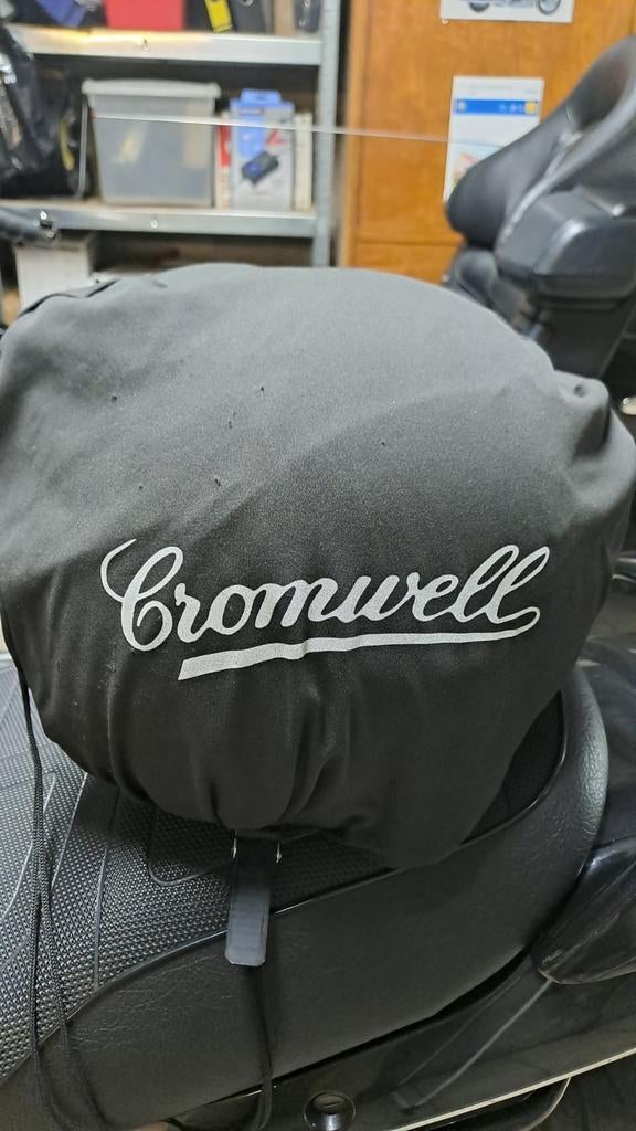 Casque jet CROMWEĹL  TAILLE 57-58-M.