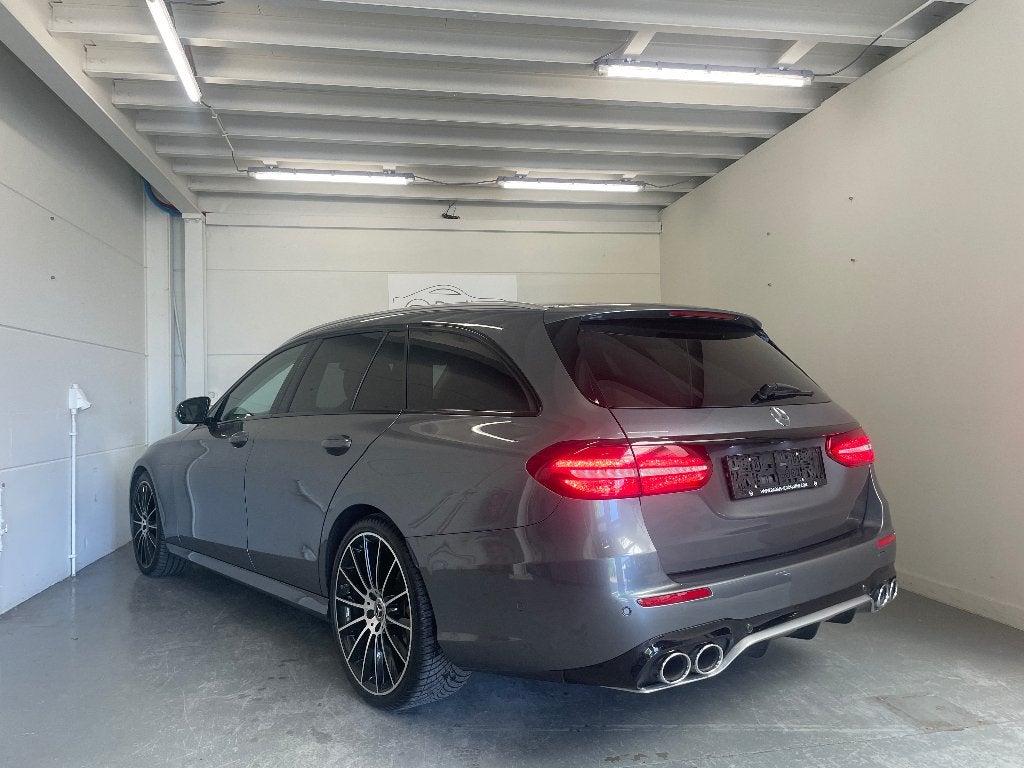 Mercedes-Benz - E250 - Benzine - Automaat, Auto's, Automaat, Achterwielaandrijving, 4 cilinders, Leder en Stof