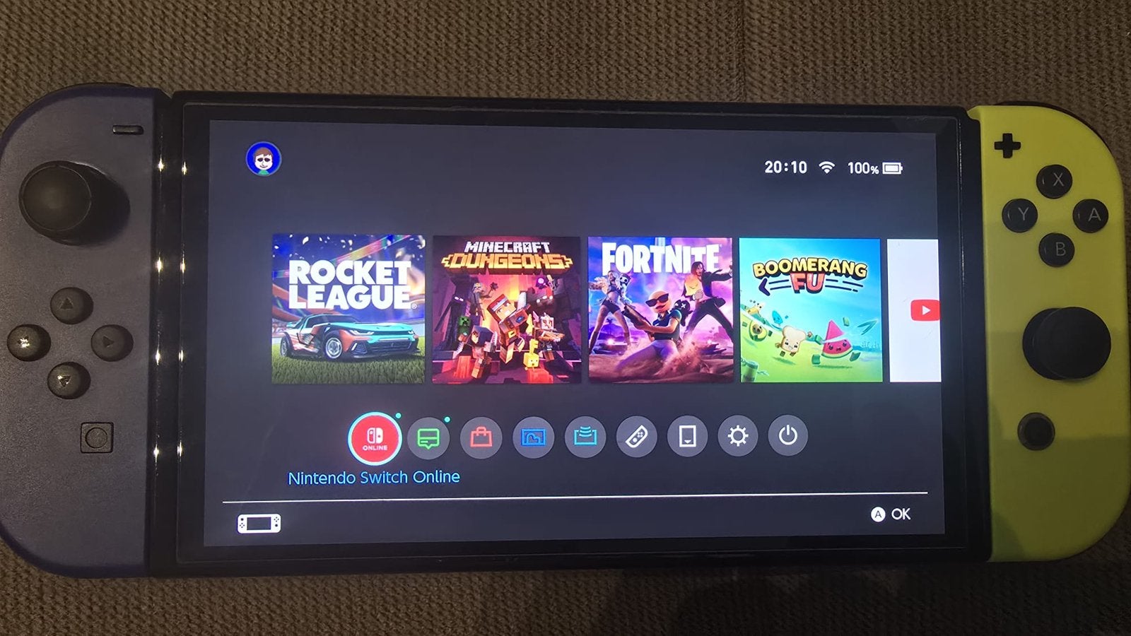 Nintendo switch oled met accessoires en een game, Games en Spelcomputers, Ophalen, Zo goed als nieuw, Switch OLED