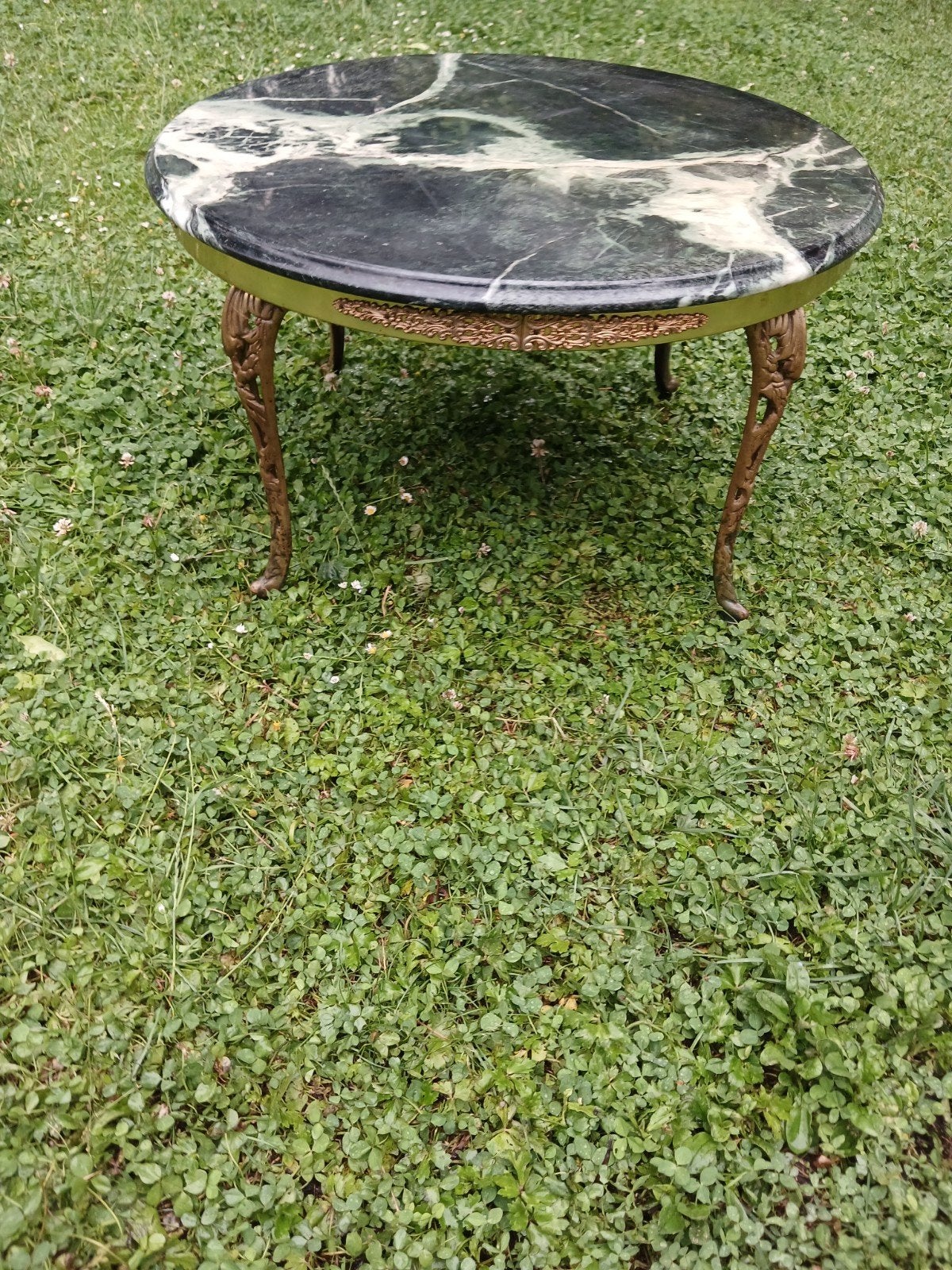 Table basse en marbre et laiton 75cm diamètre H:35cm, Enlèvement