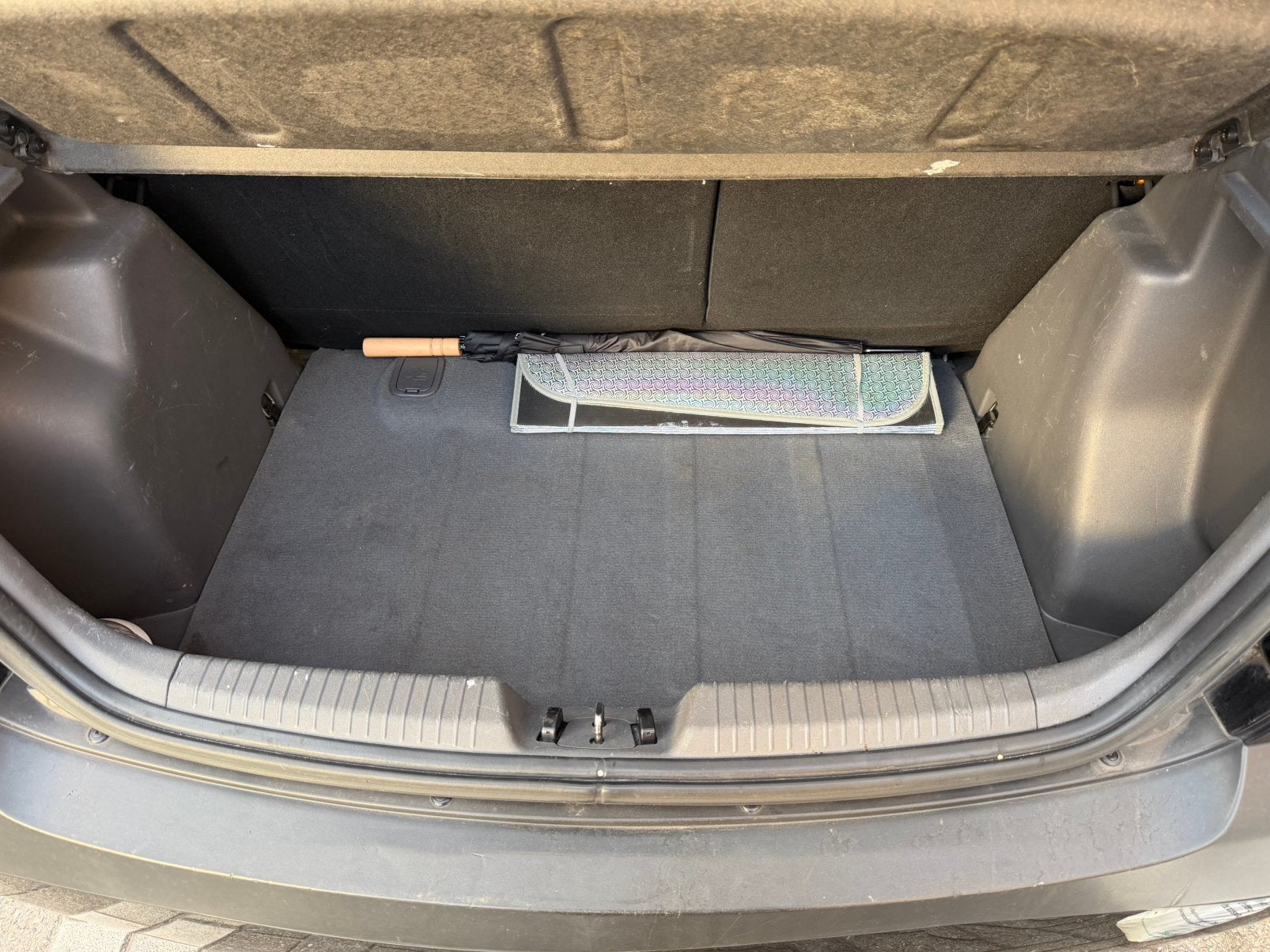 Kia Rio, Auto's, Kia, Voorwielaandrijving, Stof, 4 cilinders, Zwart