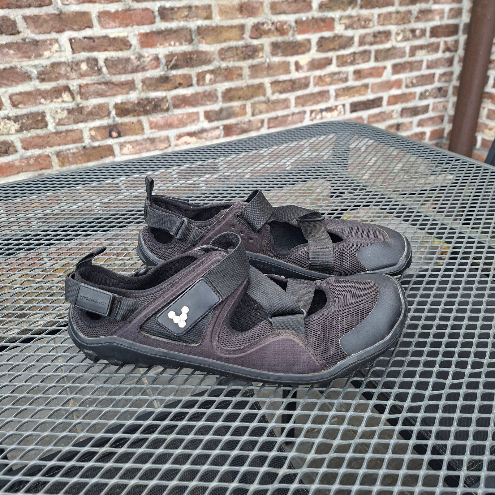 Sandales Vivobarefoot noires taille 43, Vêtements | Hommes, Chaussures, Enlèvement ou Envoi, Porté, Sandales, Noir