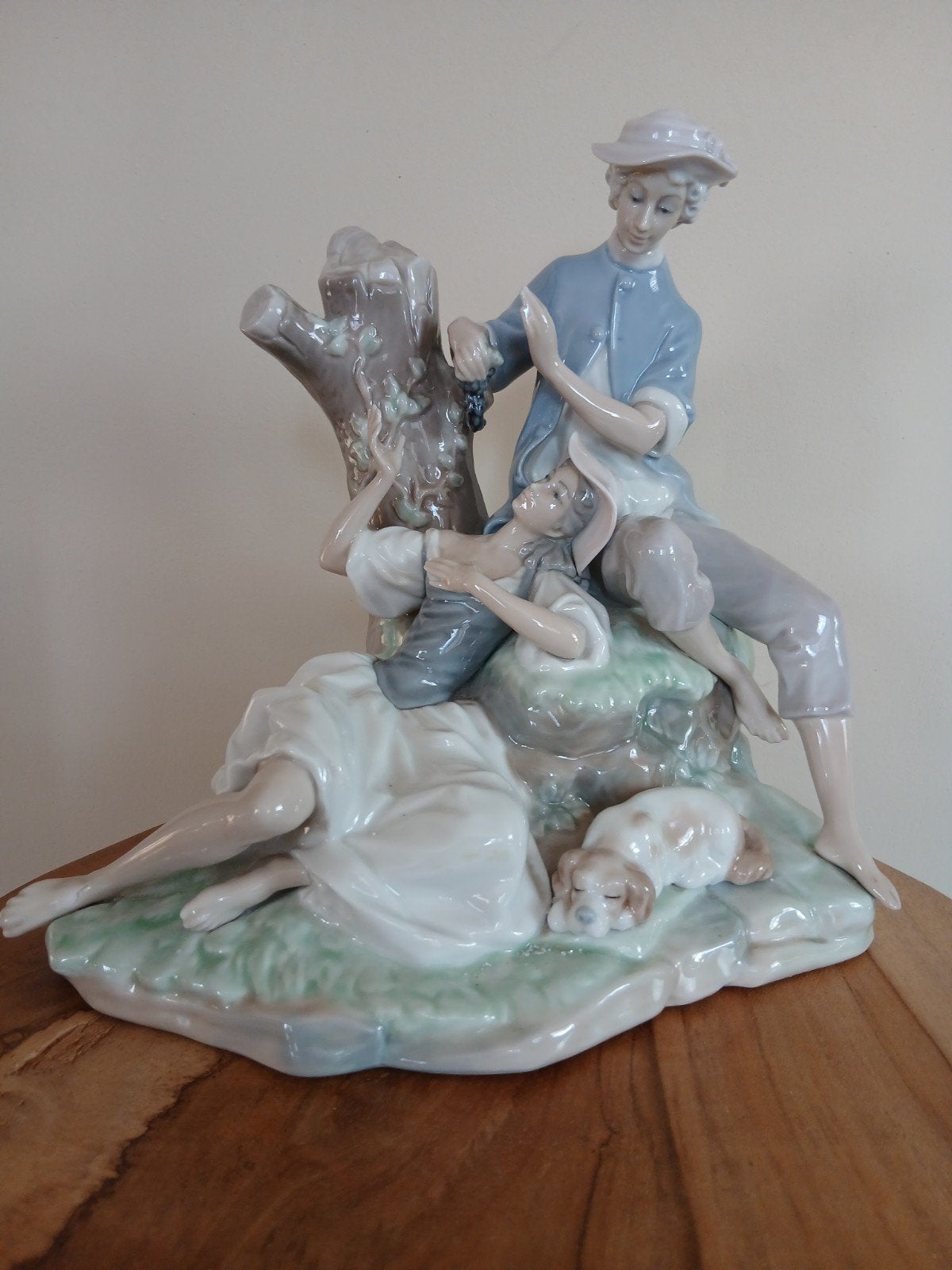 Lladro Romantic Group nr 4662, Verzenden