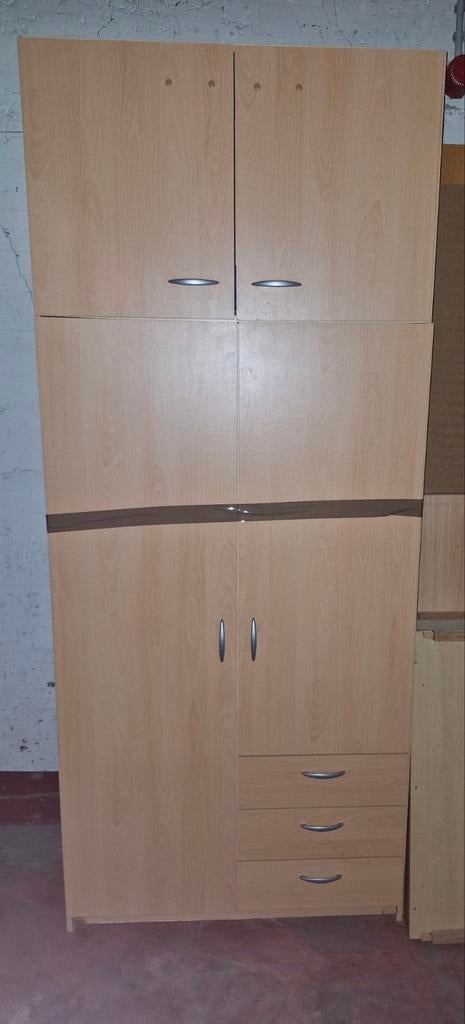 Garde robe haute., Enlèvement