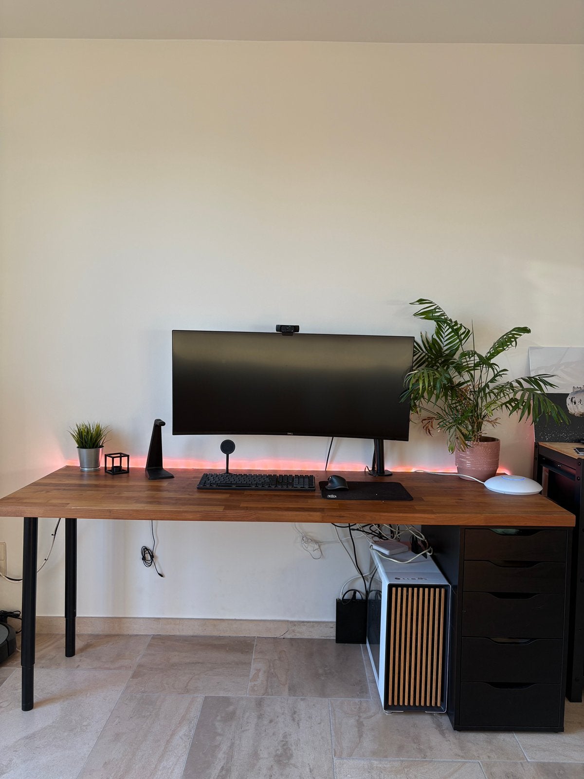 Bureau + Malm ladekast, 64 cm, Bureau d'ordinateur, Goulotte de câbles, 184 cm