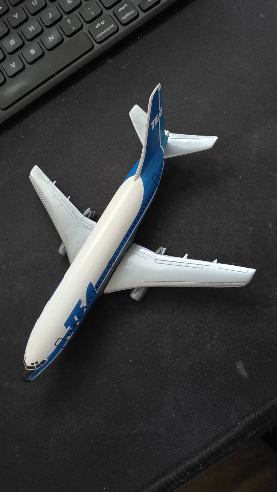 TEA 737-200 1/200, Verzamelen, Verzenden, Zo goed als nieuw, Schaalmodel