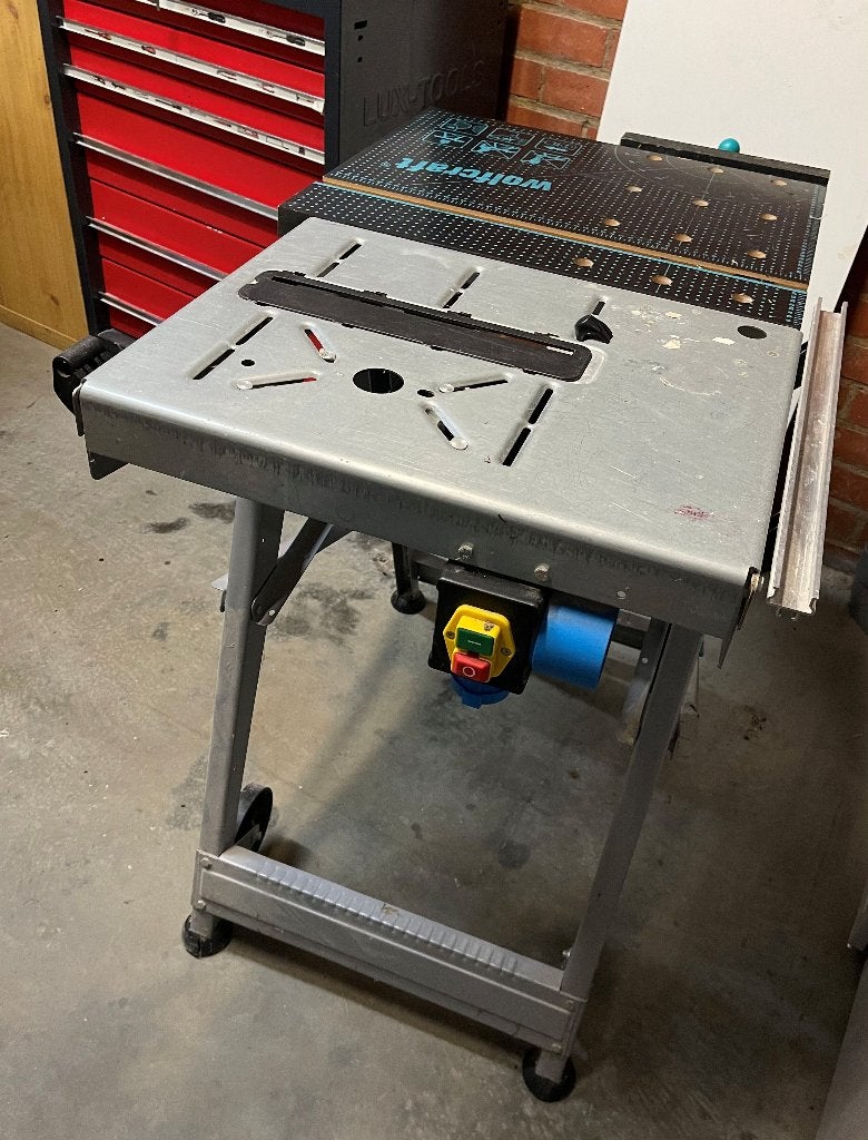 Banc de travail : Etabli et table de sciage multifonctions, Enlèvement, Utilisé, Étau