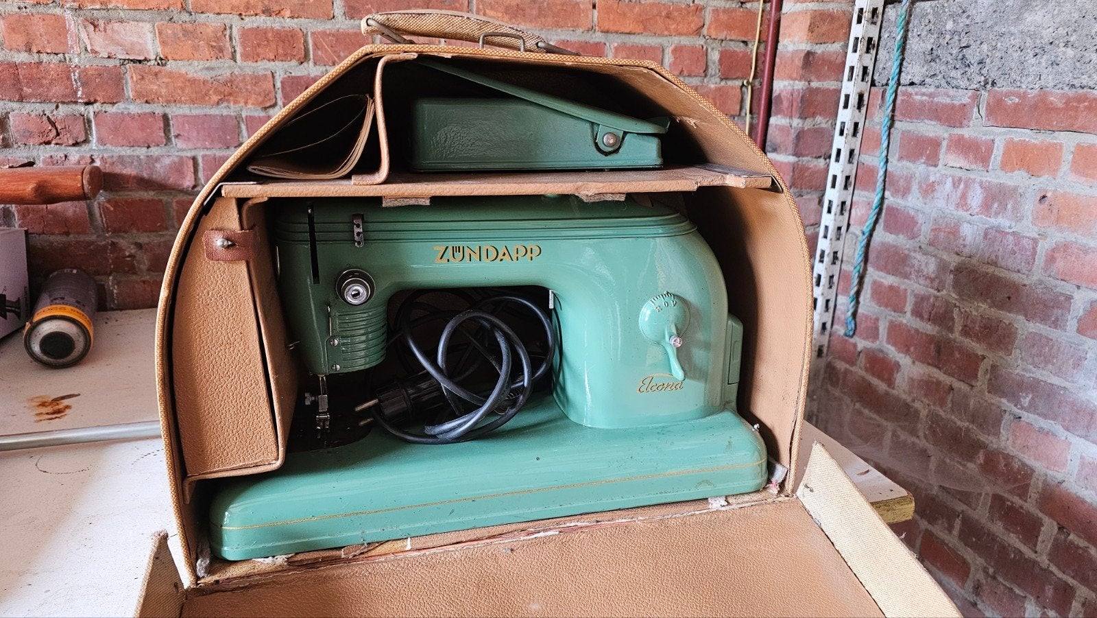Zundapp Elcona  Naaimachine Vintage, Antiek en Kunst, Antiek | Naaimachines, Ophalen