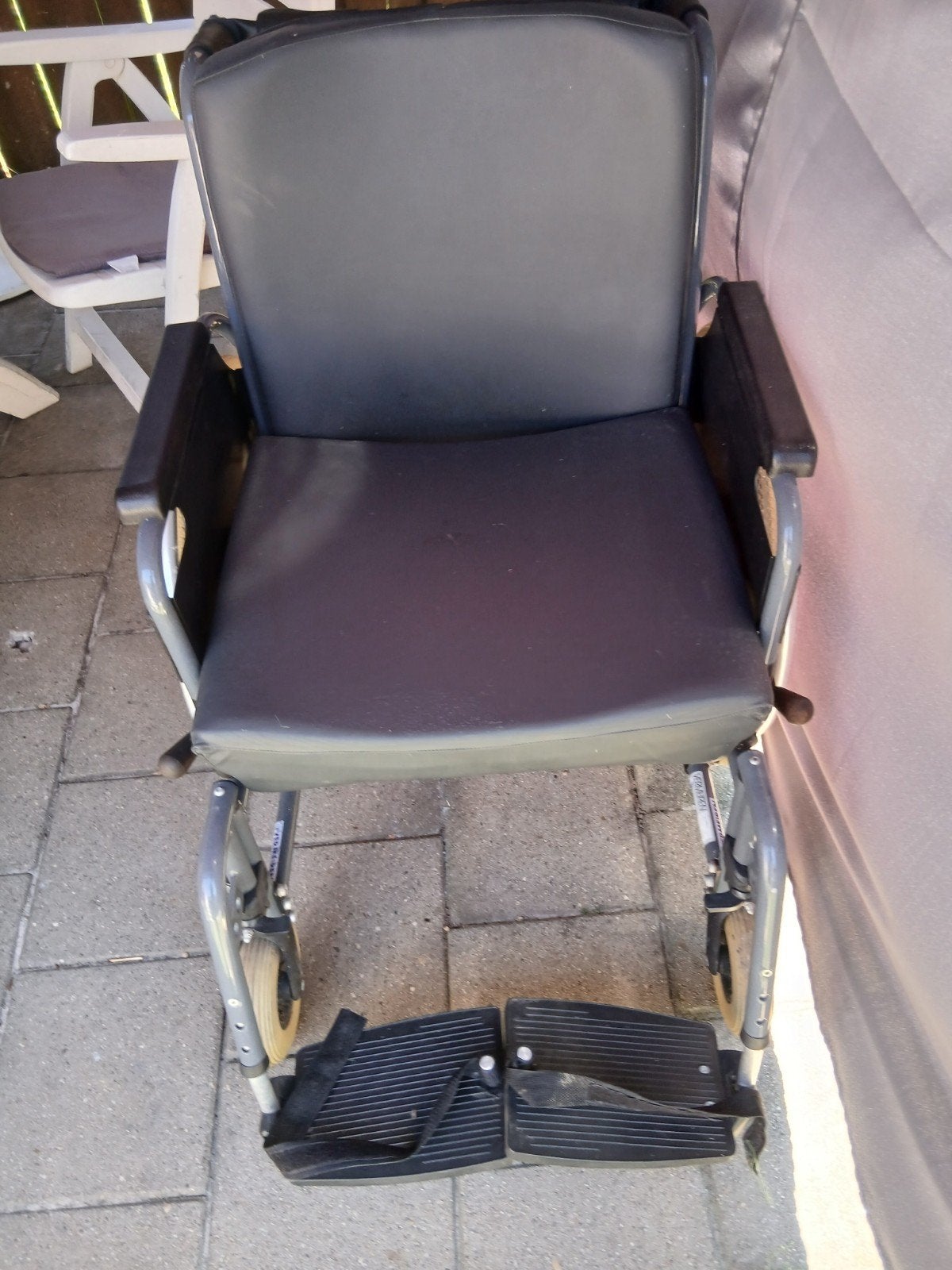 Zwarte brede rolstoel, Diversen, Rolstoelen, Ophalen
