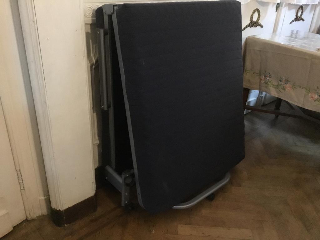 Vouwbed opengevouwen op 2 minuten met matras, Huis en Inrichting, Ophalen, Eenpersoons, Blauw, 80 cm